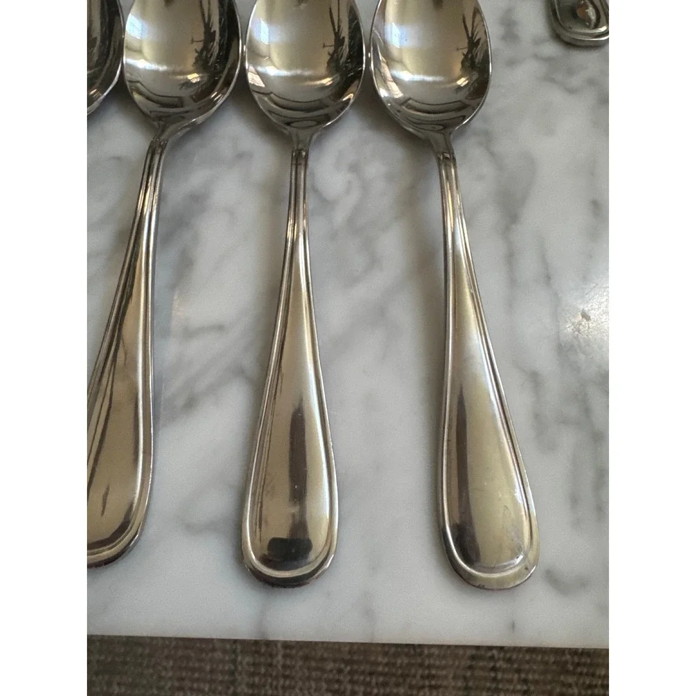 Gibson Stainless Pendant Set of 34 Pieces Teardrop Border Silverware Lot